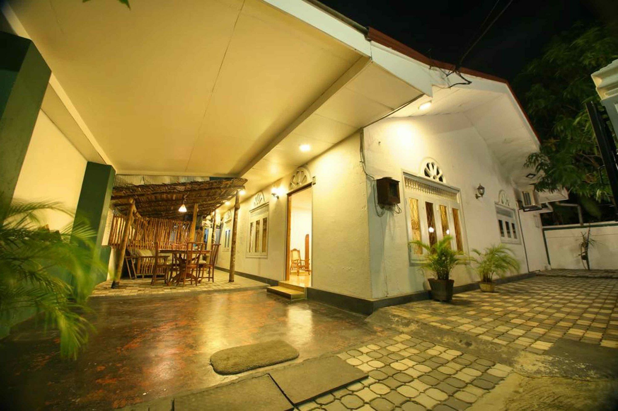 Yoho R K Tourist Villa Негомбо Экстерьер фото